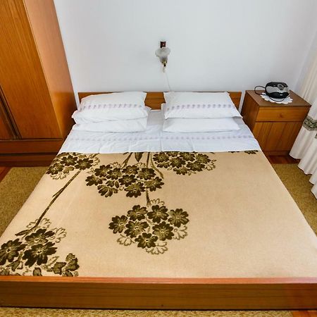 Apartmani Jelica Krk Town Exterior photo