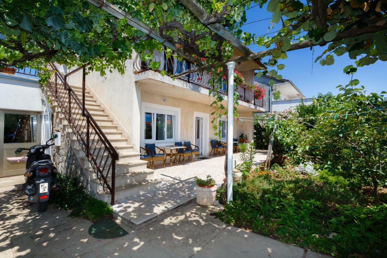 Apartmani Jelica Krk Town Exterior photo