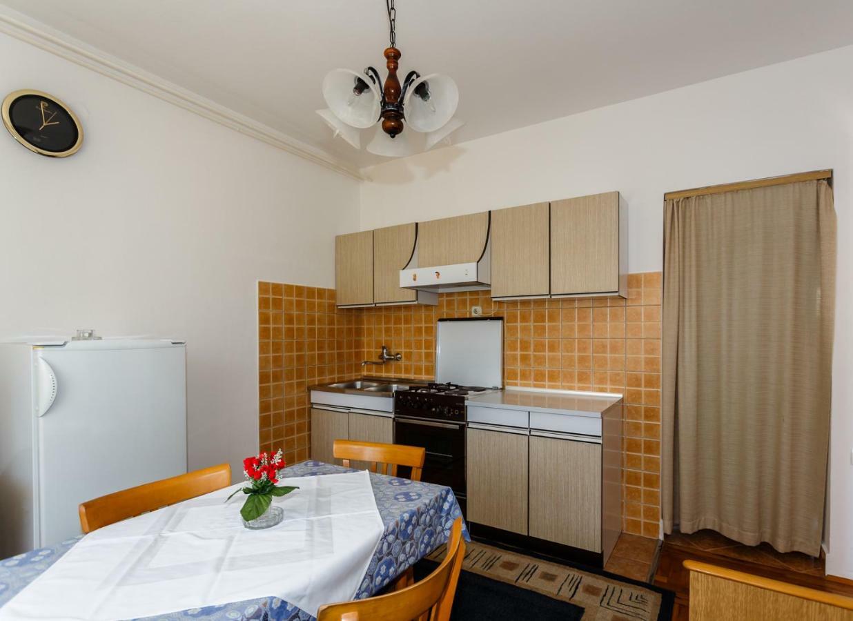 Apartmani Jelica Krk Town Exterior photo